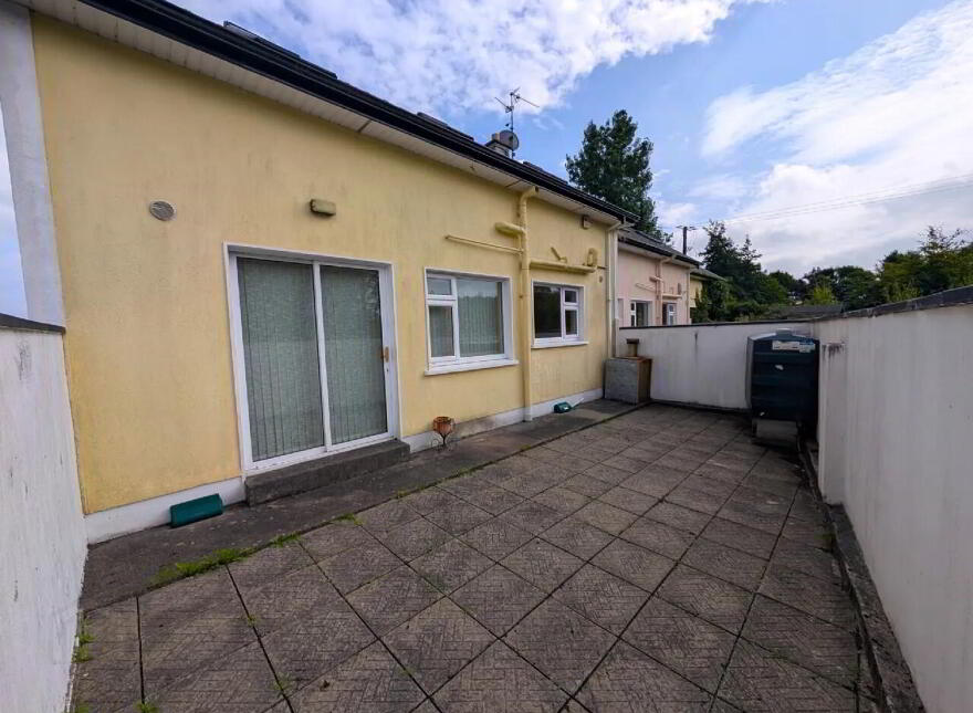 1 Chapel Row, Swinford, F12DC96