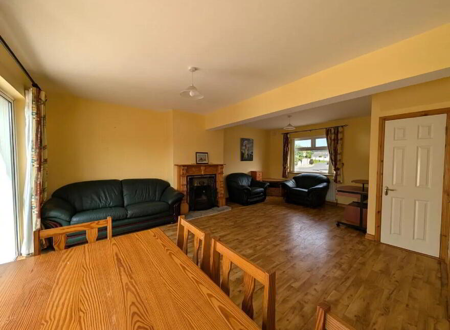 2 Chapel Row, Swinford, F12HR26