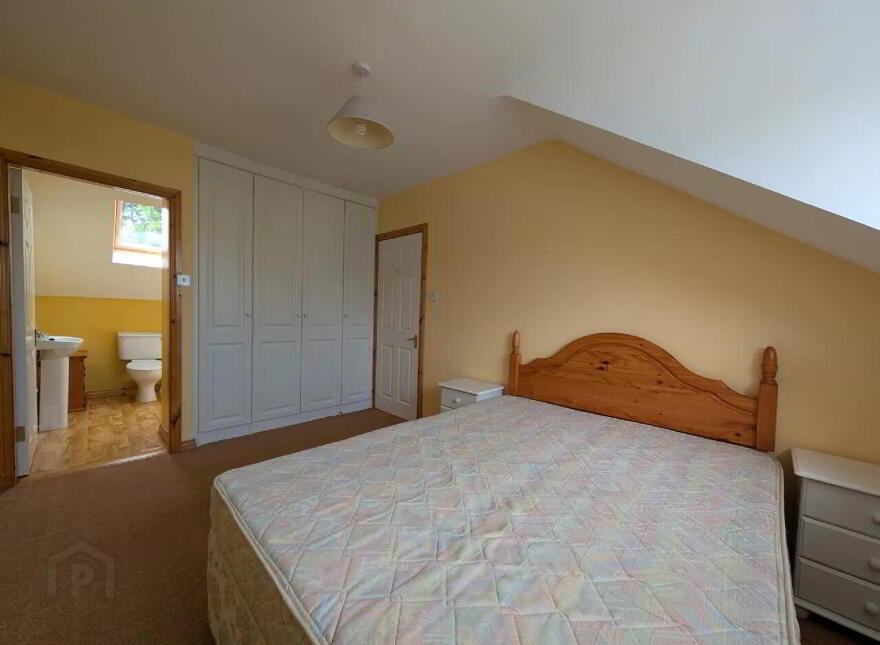 2 Chapel Row, Swinford, F12HR26