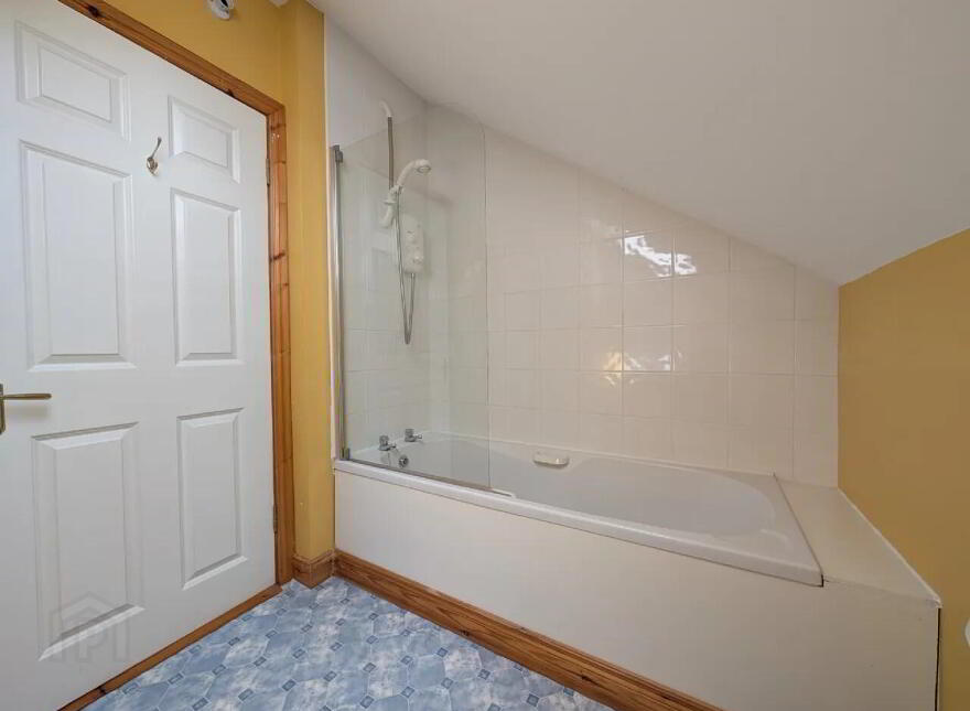 2 Chapel Row, Swinford, F12HR26