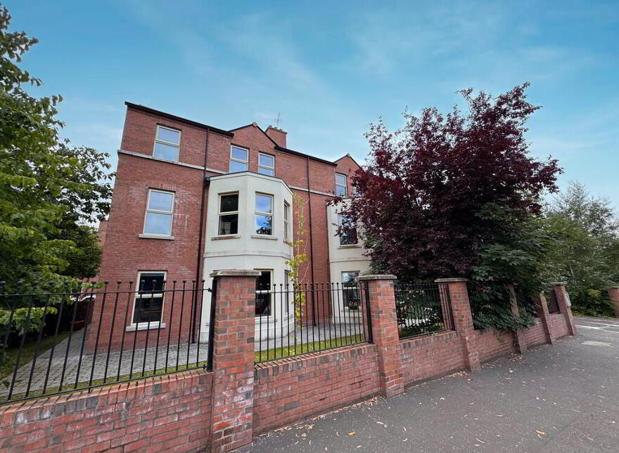 Apt 2, 1 Montpelier Park, 102 Malone Road, Belfast, BT9 5RS