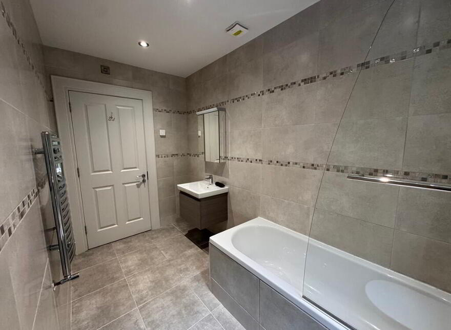 Apt 2, 1 Montpelier Park, 102 Malone Road, Belfast, BT9 5RS