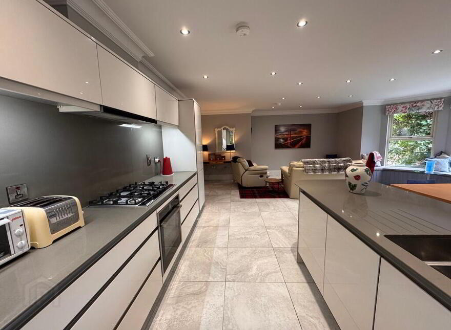 Apt 2, 1 Montpelier Park, 102 Malone Road, Belfast, BT9 5RS