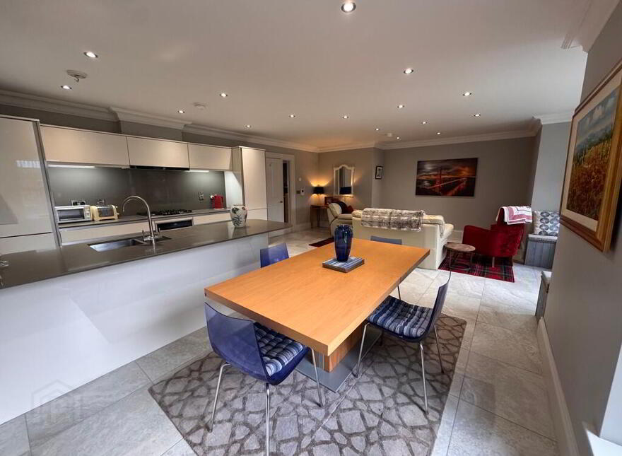 Apt 2, 1 Montpelier Park, 102 Malone Road, Belfast, BT9 5RS