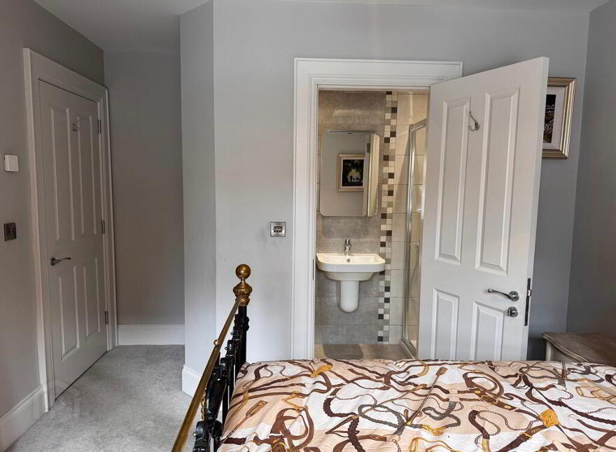 Apt 2, 1 Montpelier Park, 102 Malone Road, Belfast, BT9 5RS