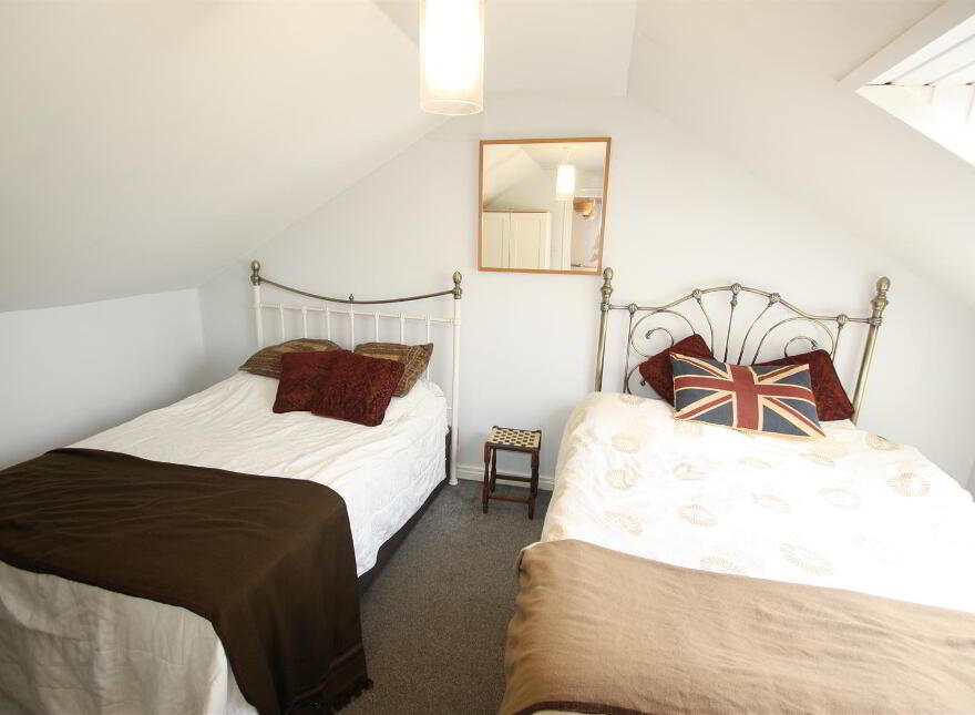 5 The Grove, Ballynahinch, BT24 8HR