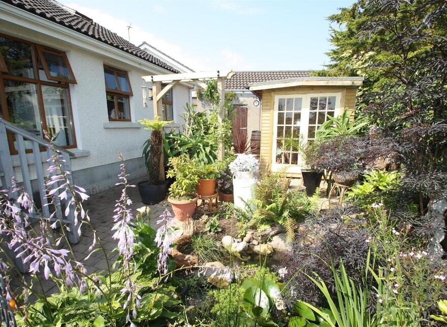 5 The Grove, Ballynahinch, BT24 8HR