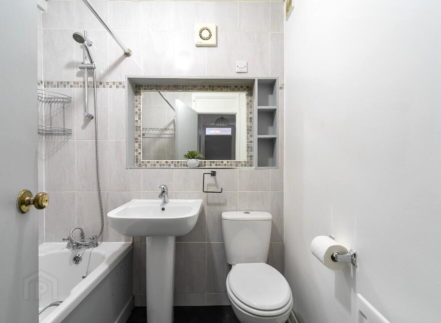 2 Salisbury Street, Dublin Road, Belfast, BT7 1AH