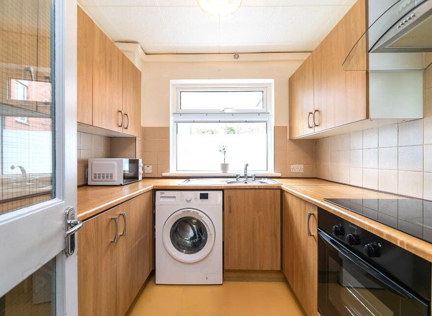 2 Salisbury Street, Dublin Road, Belfast, BT7 1AH