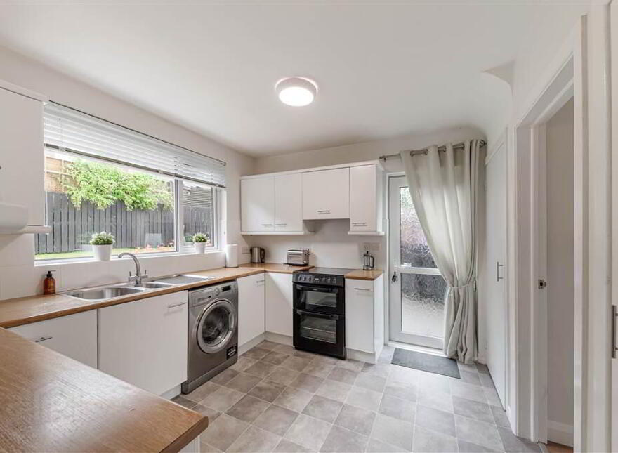 21 Sharry Drive, Lisburn, BT27 4LL
