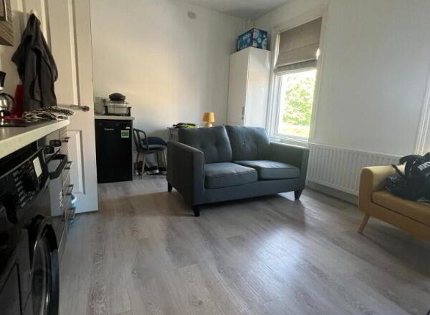 Apt 2, 34 Lisburn Road, Belfast, BT9 6AA
