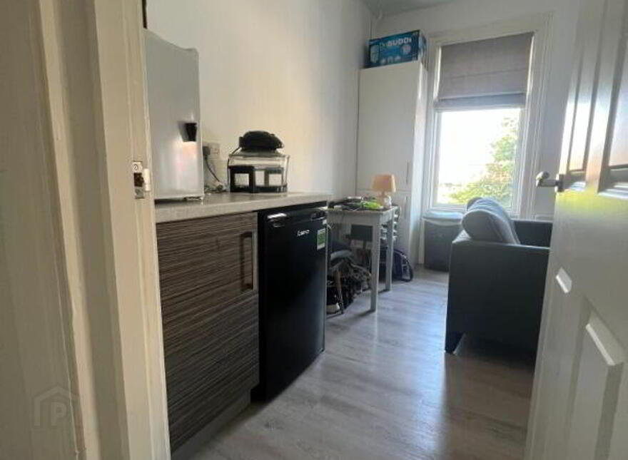 Apt 2, 34 Lisburn Road, Belfast, BT9 6AA