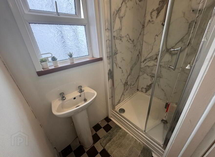 Flat 2, 6 Eglantine Avenue, Belfast, BT9 6DX