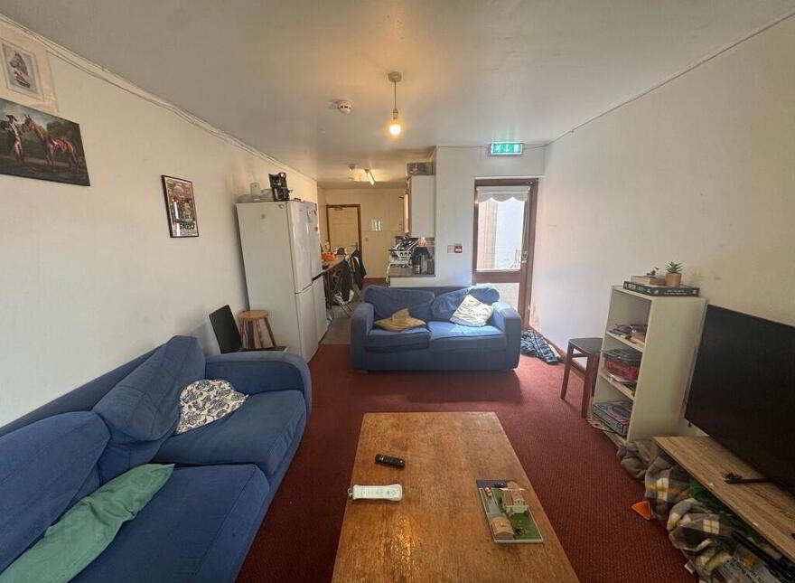 Flat 2, 6 Eglantine Avenue, Belfast, BT9 6DX