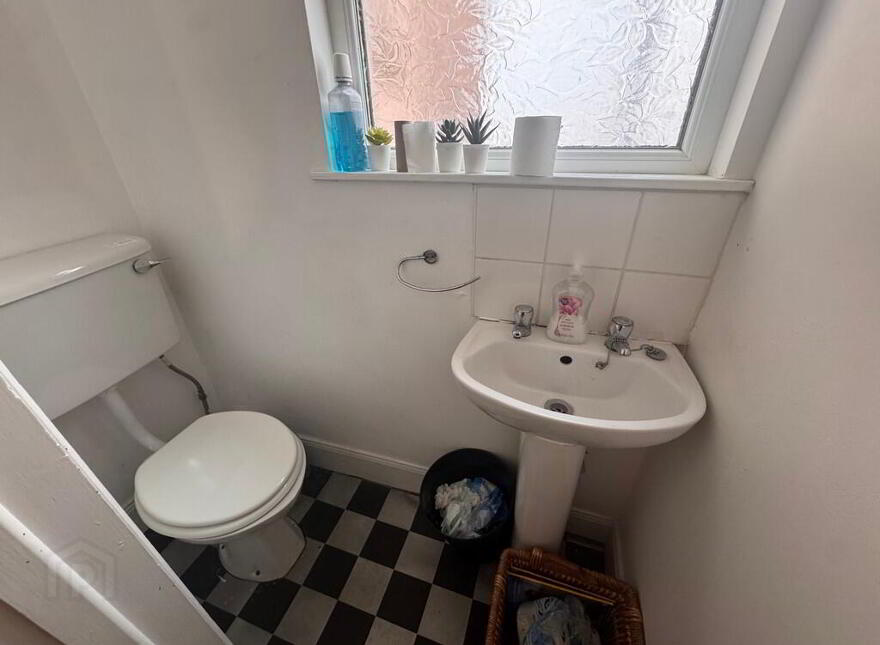 Flat 2, 6 Eglantine Avenue, Belfast, BT9 6DX