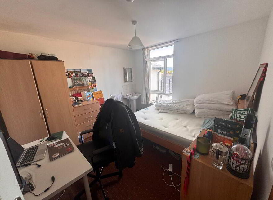 Flat 2, 6 Eglantine Avenue, Belfast, BT9 6DX
