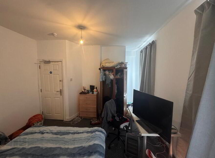 Flat 2, 6 Eglantine Avenue, Belfast, BT9 6DX