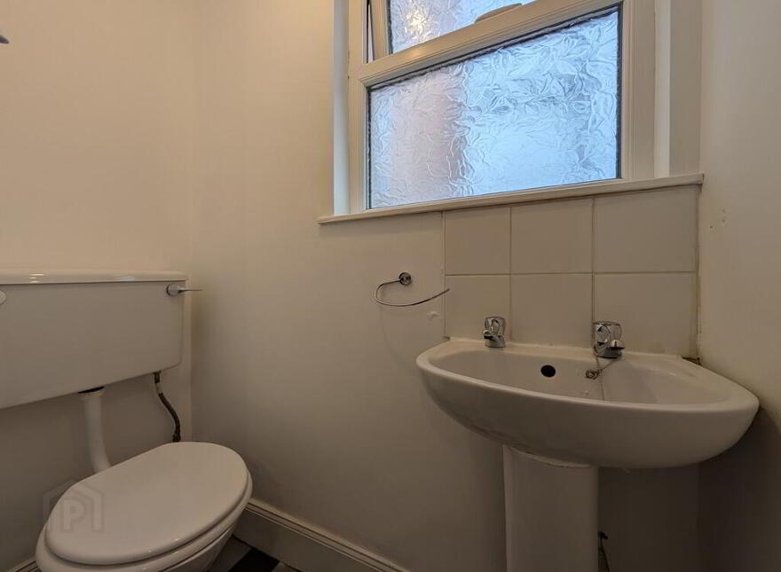 Flat 2, 6 Eglantine Avenue, Belfast, BT9 6DX