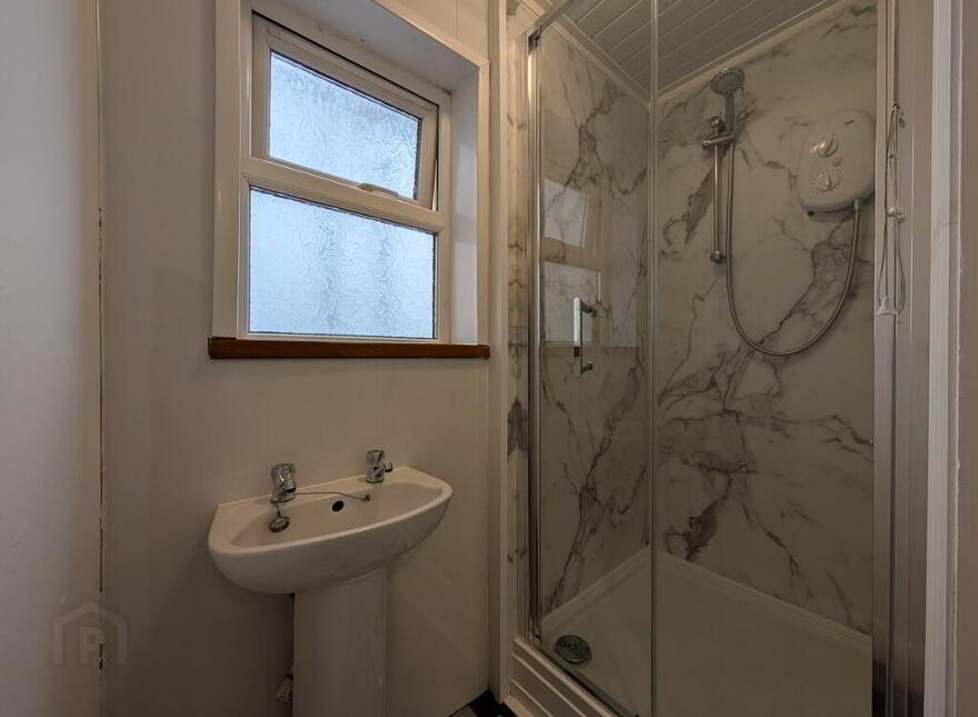 Flat 2, 6 Eglantine Avenue, Belfast, BT9 6DX