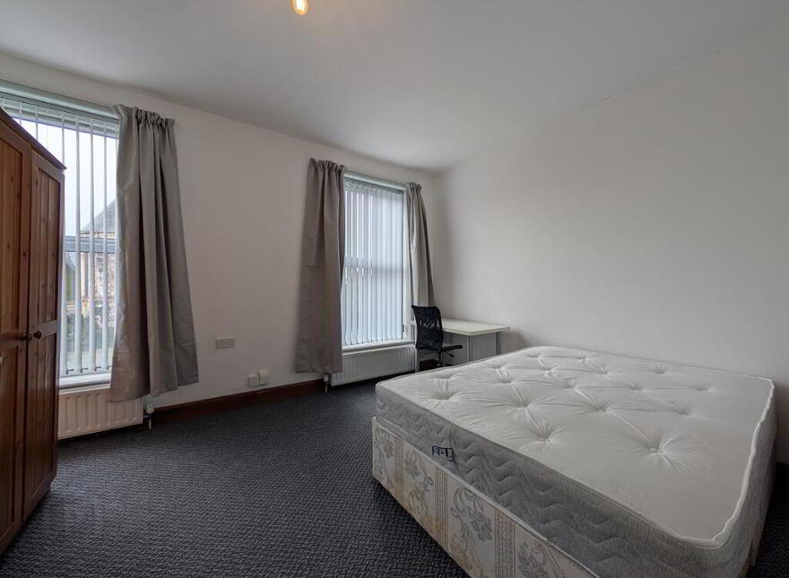 Flat 2, 6 Eglantine Avenue, Belfast, BT9 6DX