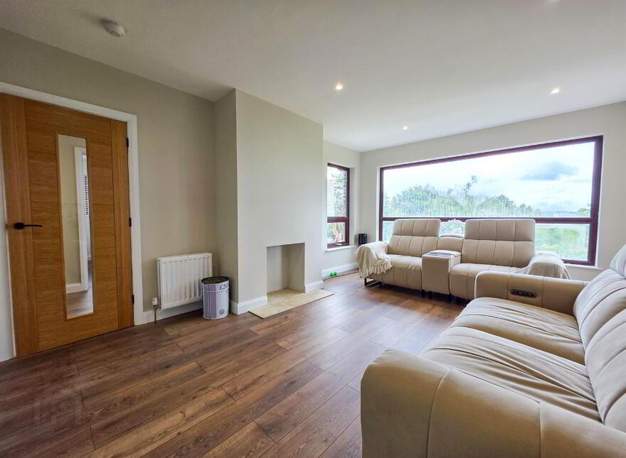53 O'Neill Road, Newtownabbey, BT36 6UN