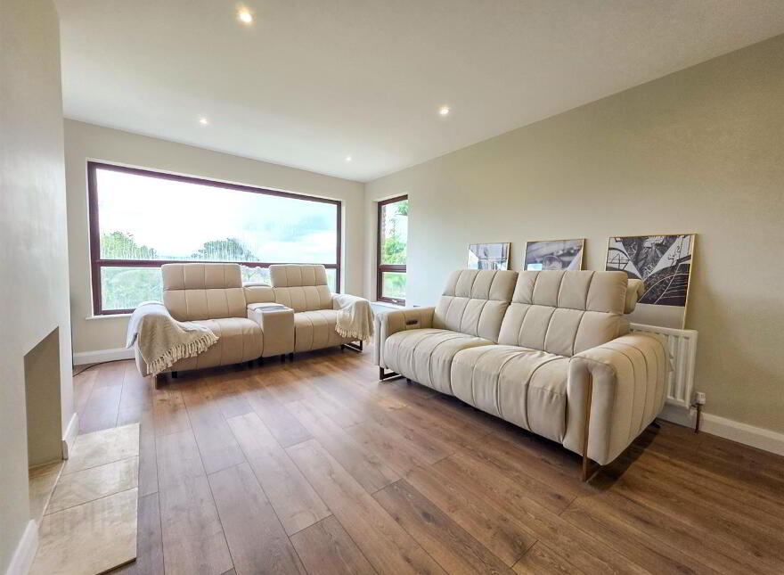 53 O'Neill Road, Newtownabbey, BT36 6UN