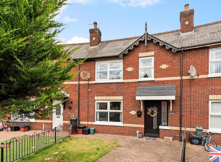 8 Avoniel Road, Belfast, BT5 4SF photo