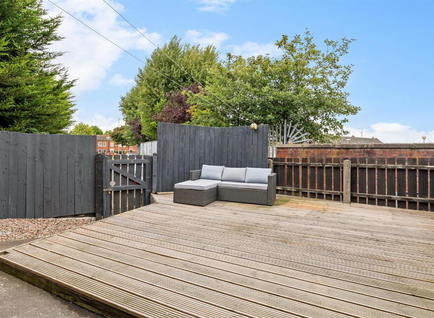 8 Avoniel Road, Belfast, BT5 4SF