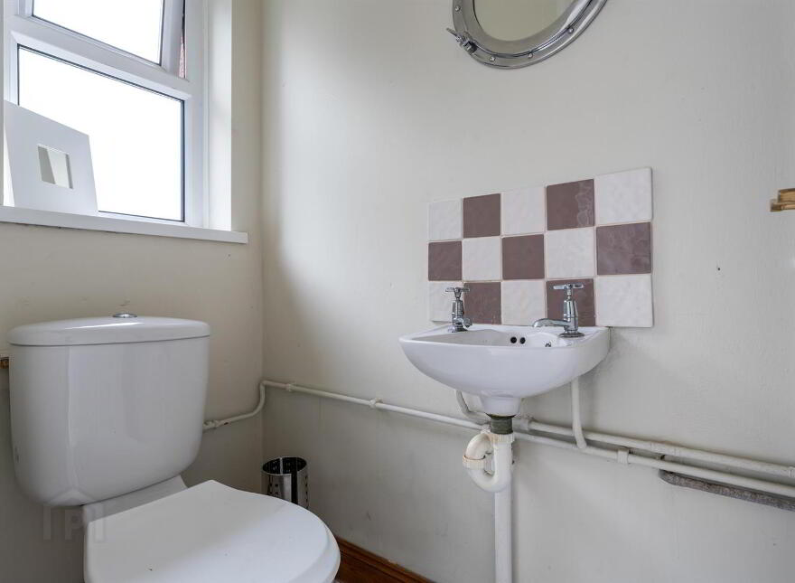 8 Avoniel Road, Belfast, BT5 4SF