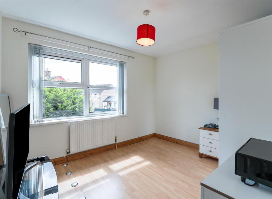 8 Avoniel Road, Belfast, BT5 4SF