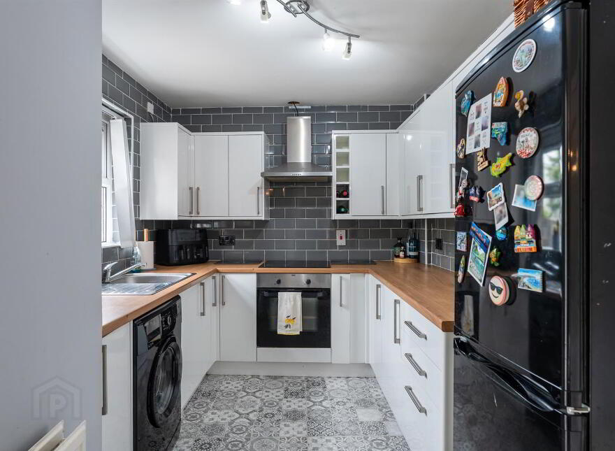 8 Avoniel Road, Belfast, BT5 4SF