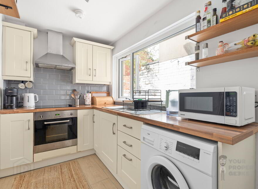 92 Tates Avenue, Belfast, BT9 7BZ