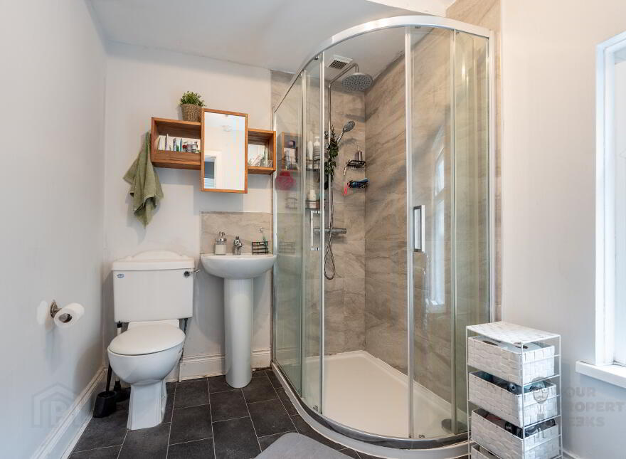 92 Tates Avenue, Belfast, BT9 7BZ