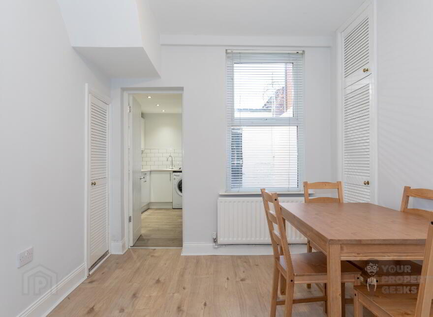 20 London Road, Belfast, BT6 8EY