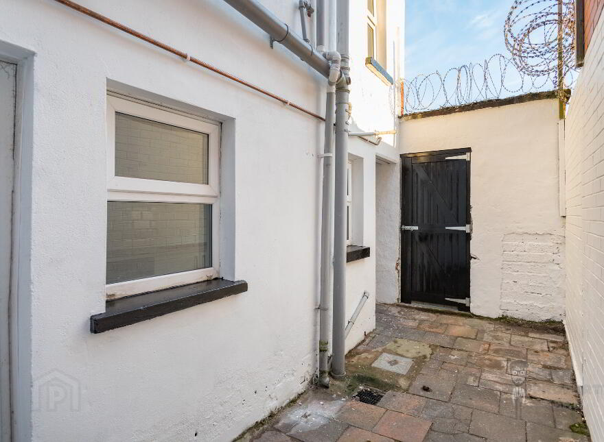 20 London Road, Belfast, BT6 8EY
