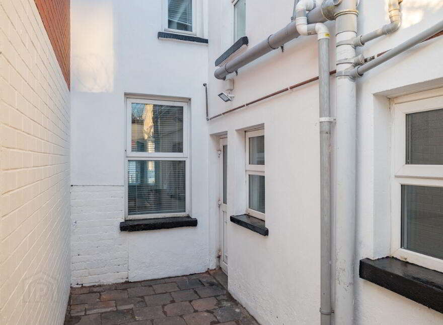 20 London Road, Belfast, BT6 8EY