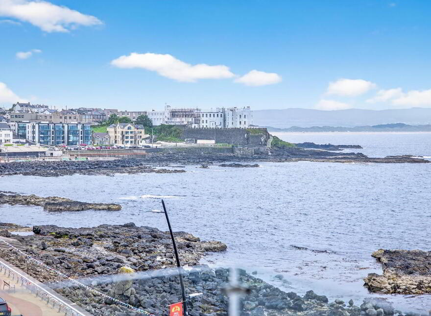Penthouse Apartment, 17 The Promenade, Portstewart, BT55 7AH