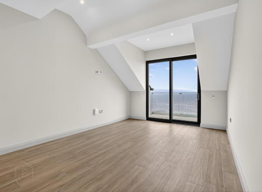 Penthouse Apartment, 17 The Promenade, Portstewart, BT55 7AH