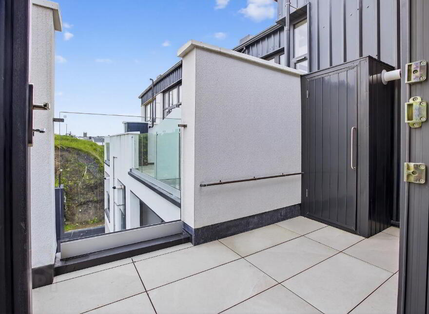 Penthouse Apartment, 17 The Promenade, Portstewart, BT55 7AH