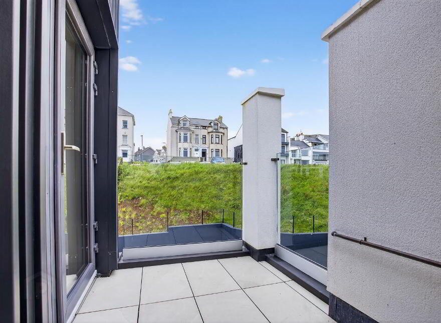 Penthouse Apartment, 17 The Promenade, Portstewart, BT55 7AH