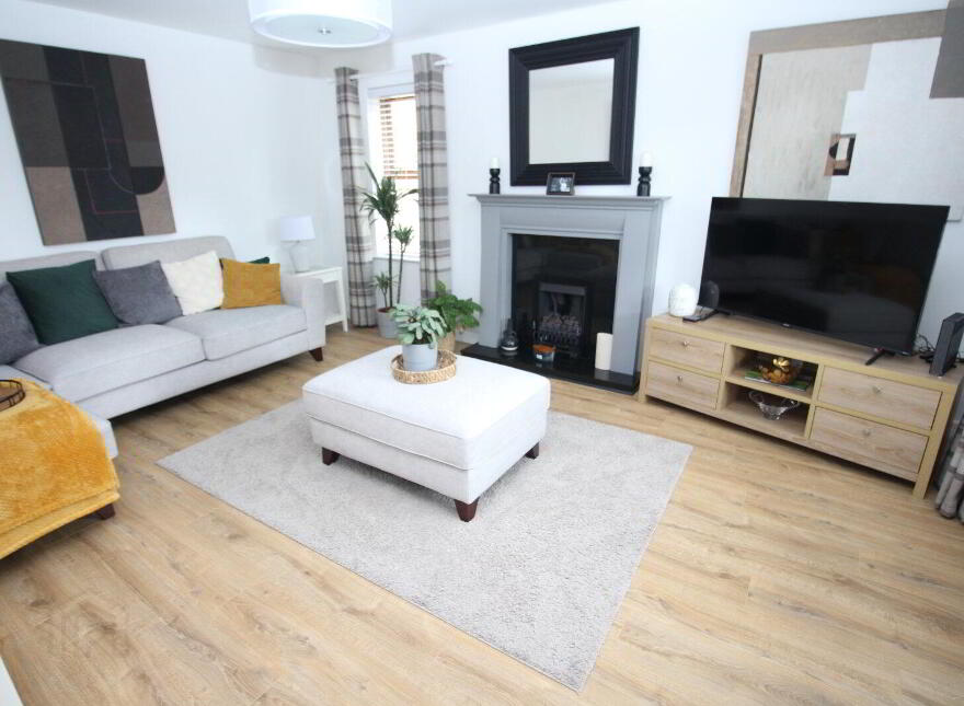 12 Meadowbank, Carrickfergus, BT38 8GZ