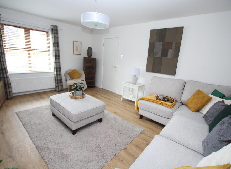 12 Meadowbank, Carrickfergus, BT38 8GZ