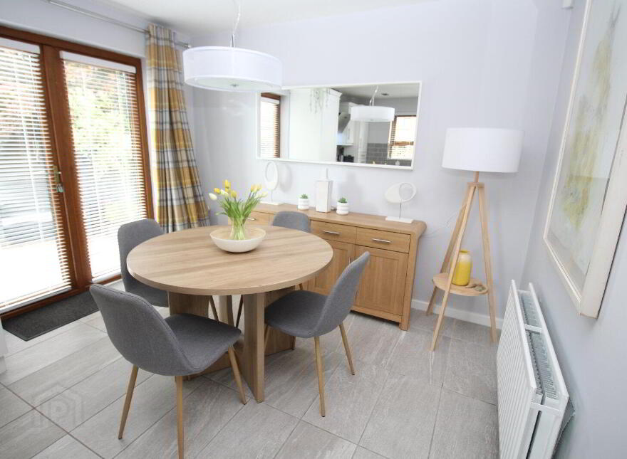 12 Meadowbank, Carrickfergus, BT38 8GZ