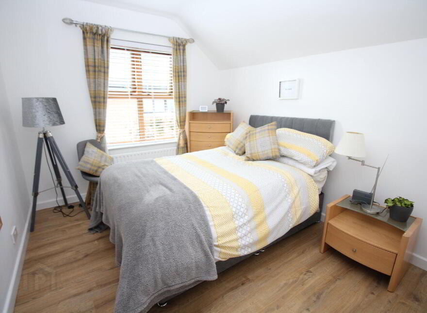 12 Meadowbank, Carrickfergus, BT38 8GZ