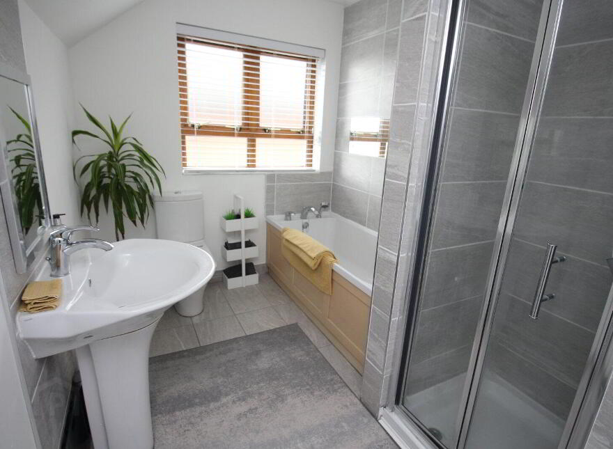 12 Meadowbank, Carrickfergus, BT38 8GZ