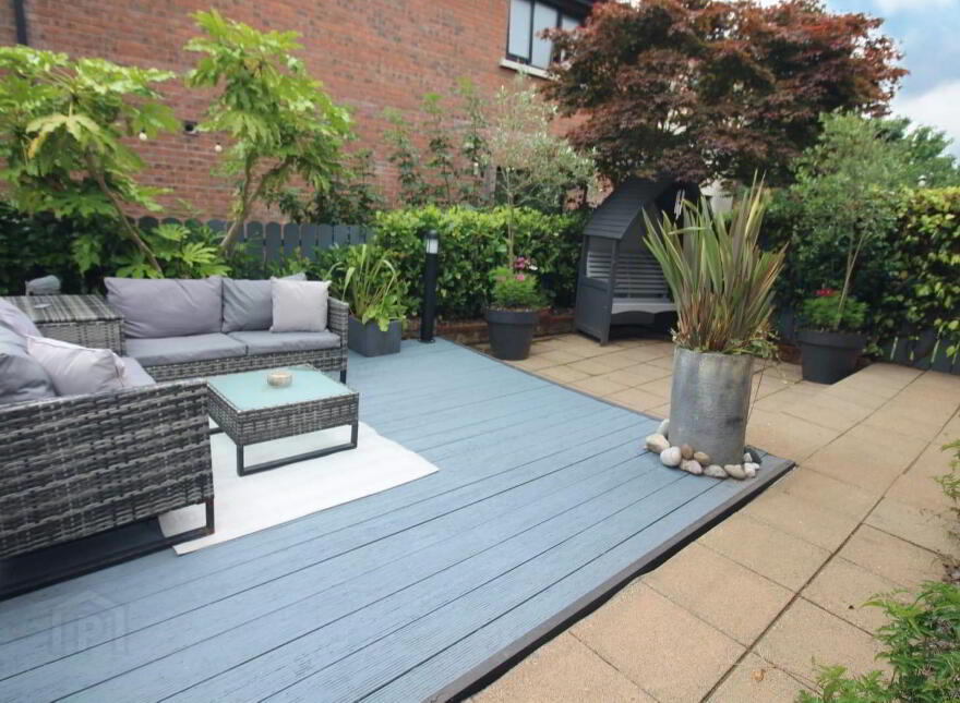 12 Meadowbank, Carrickfergus, BT38 8GZ