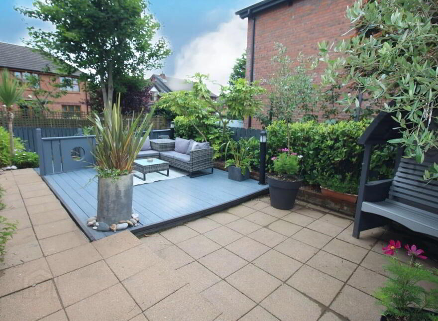 12 Meadowbank, Carrickfergus, BT38 8GZ