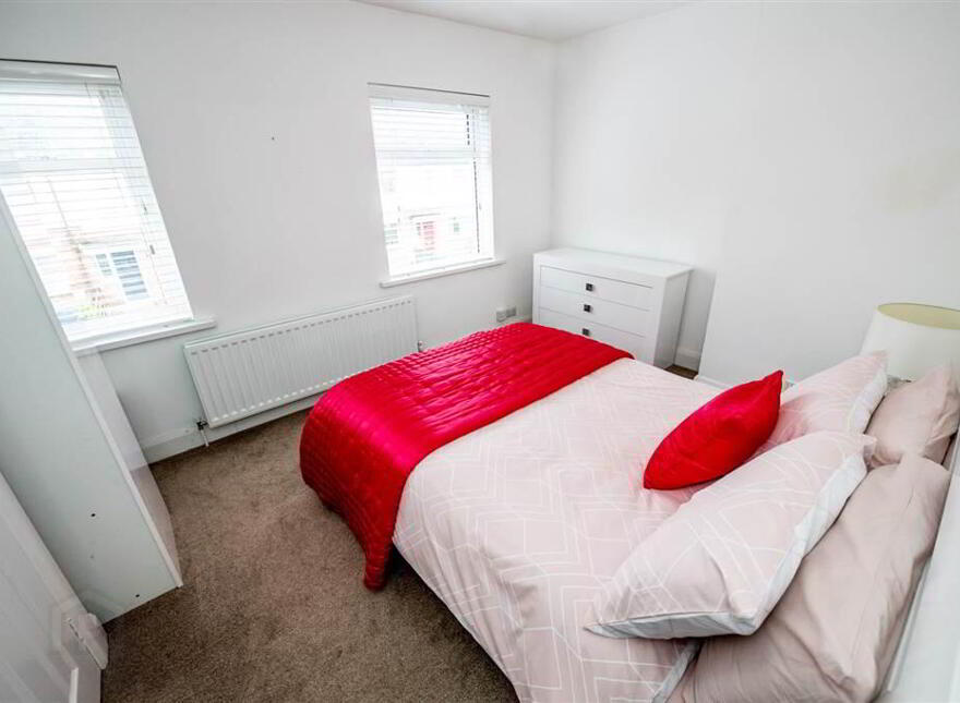 10 Strandburn Parade, Belfast, BT4 1LZ
