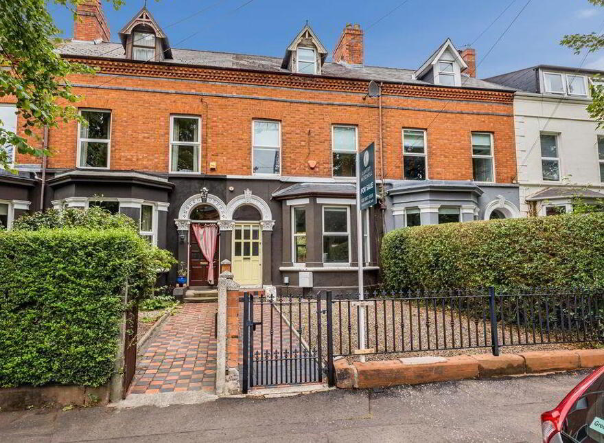 64 South Parade, Belfast, BT7 2GQ photo