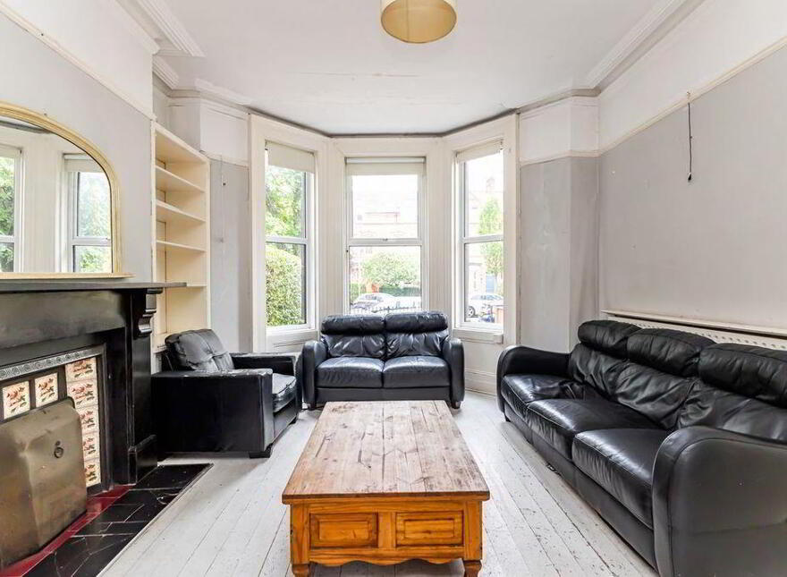 64 South Parade, Belfast, BT7 2GQ